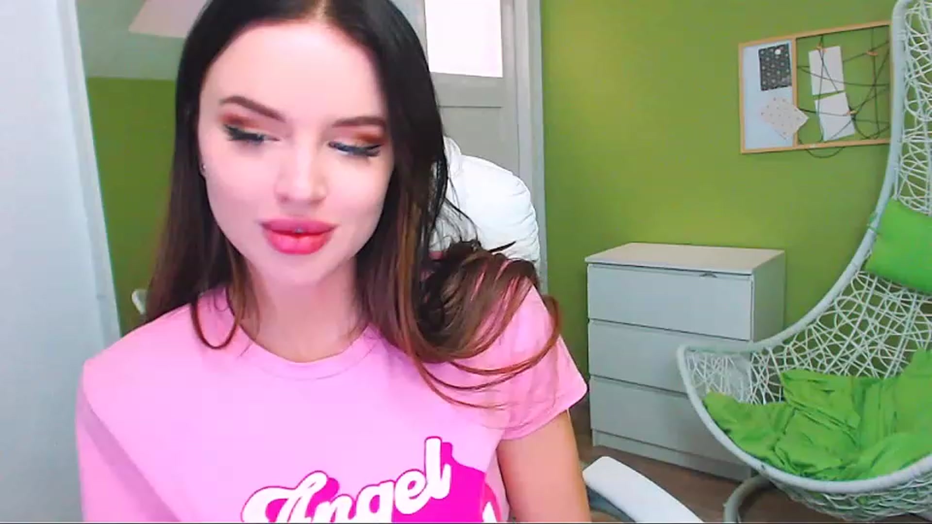 Gallery image thumbnail from JenniferMoris's myfreecams stream on, 01/19/2023, 13:49 image 1 of 20