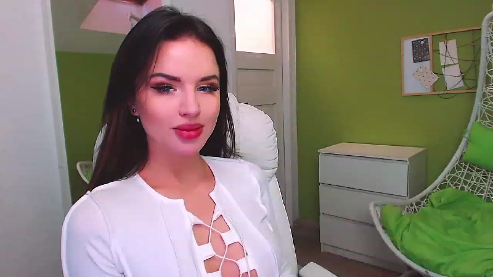 Gallery image thumbnail from JenniferMoris's myfreecams stream on, 01/20/2023, 12:18 image 9 of 20