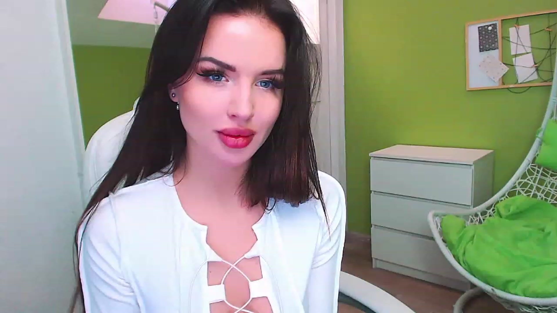 Gallery image thumbnail from JenniferMoris's myfreecams stream on, 01/20/2023, 12:18 image 20 of 20