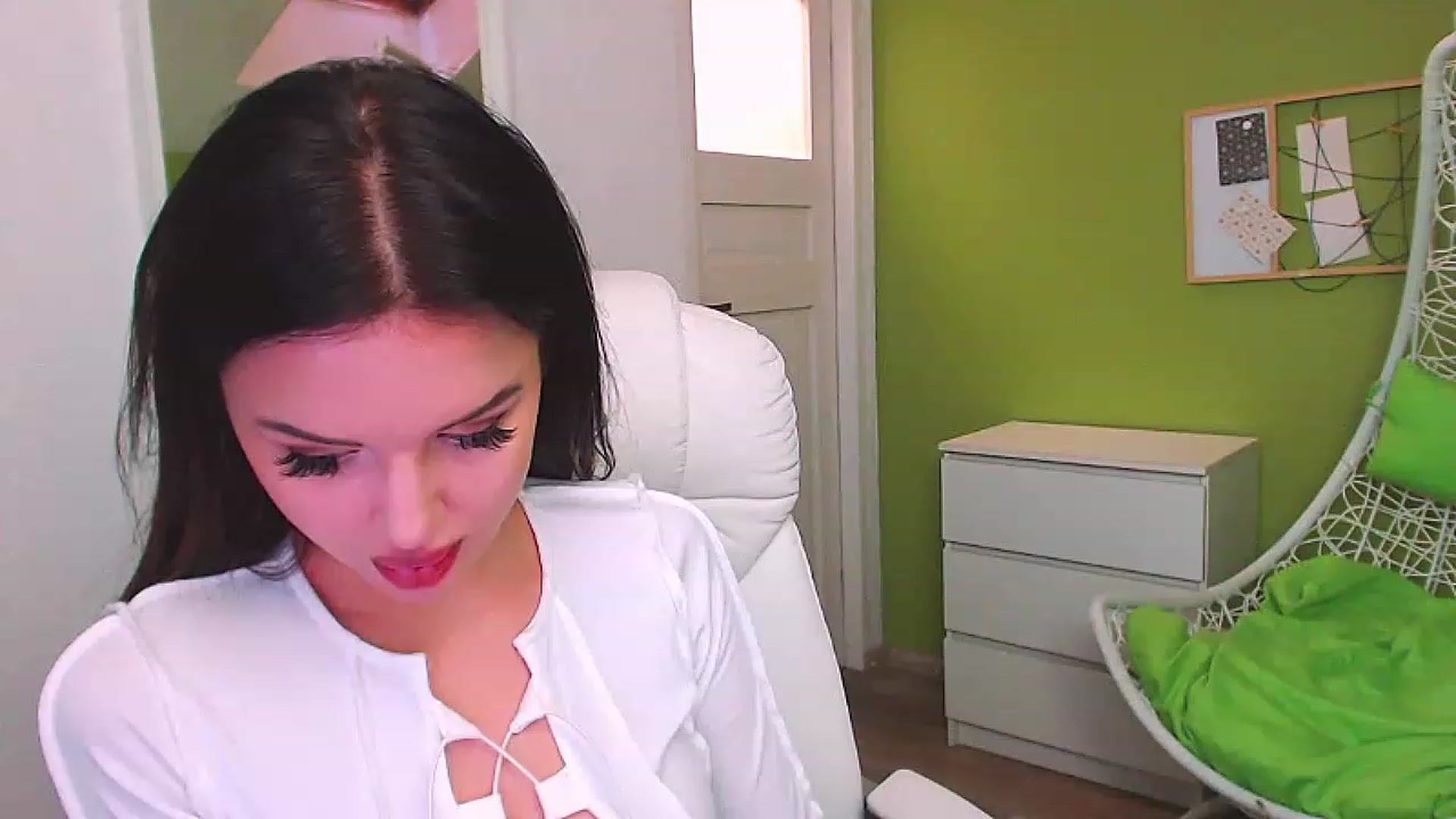 Gallery image thumbnail from JenniferMoris's myfreecams stream on, 01/20/2023, 12:18 image 6 of 20