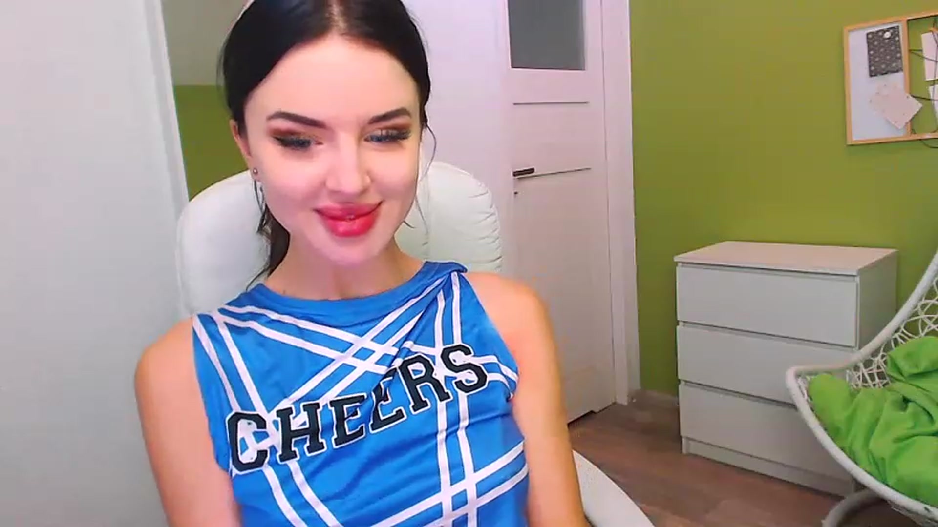 Gallery image thumbnail from JenniferMoris's myfreecams stream on, 01/22/2023, 12:25 image 4 of 20