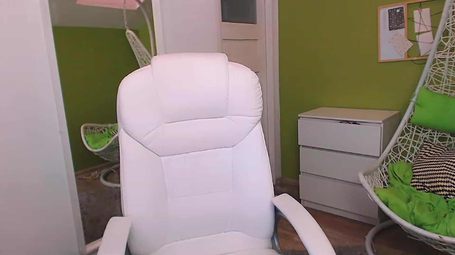 Gallery image thumbnail from JenniferMoris's myfreecams stream on, 01/23/2023, 13:13 image 10 of 20