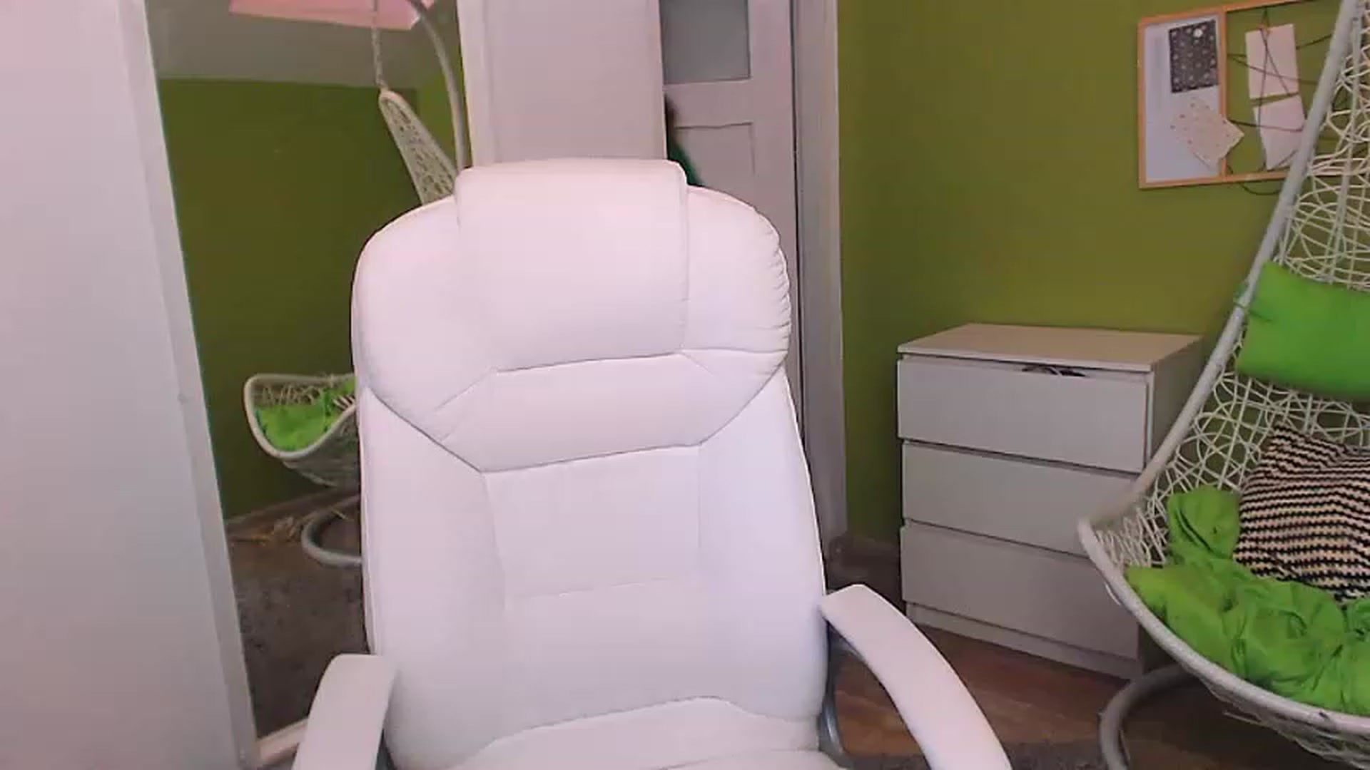 Gallery image thumbnail from JenniferMoris's myfreecams stream on, 01/23/2023, 13:13 image 7 of 20