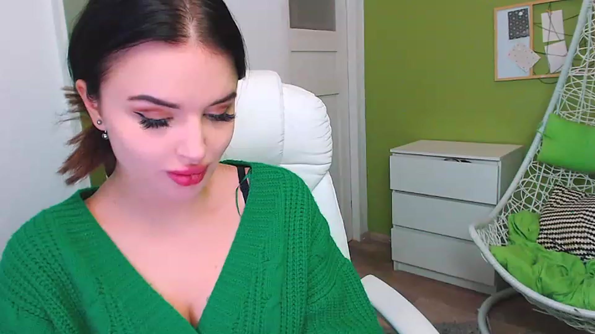 Gallery image thumbnail from JenniferMoris's myfreecams stream on, 01/23/2023, 13:13 image 16 of 20