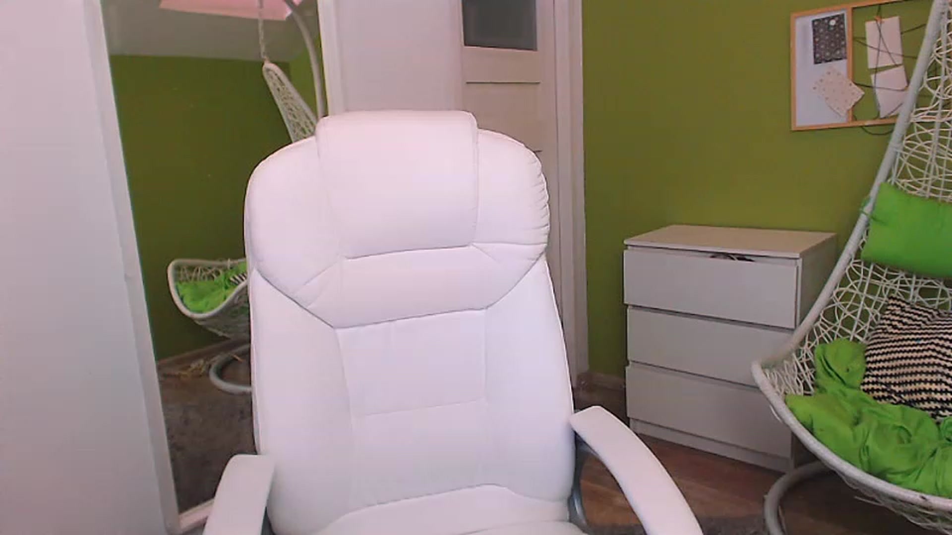 Gallery image thumbnail from JenniferMoris's myfreecams stream on, 01/23/2023, 13:13 image 8 of 20