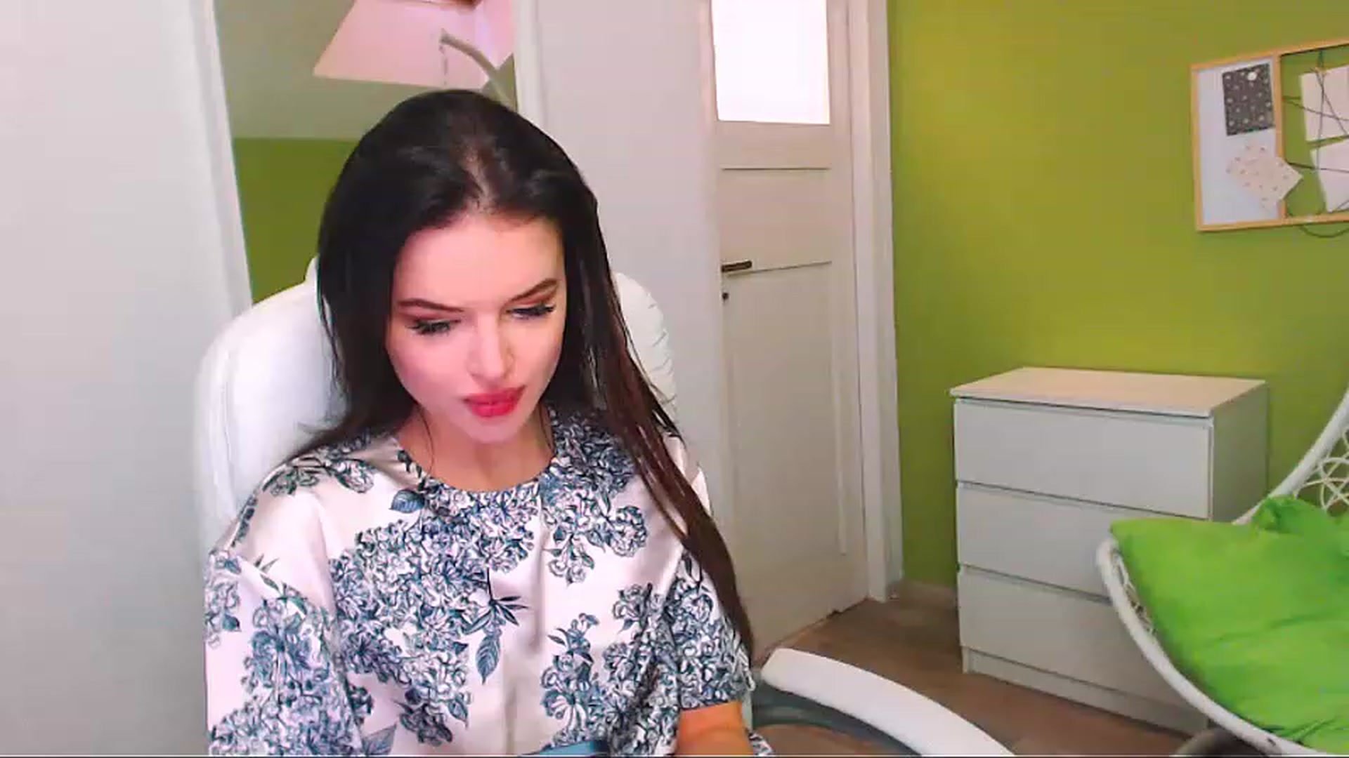 Gallery image thumbnail from JenniferMoris's myfreecams stream on, 01/25/2023, 13:01 image 2 of 20