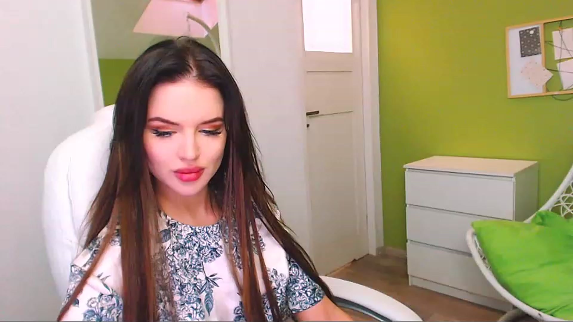 Gallery image thumbnail from JenniferMoris's myfreecams stream on, 01/25/2023, 13:01 image 11 of 20