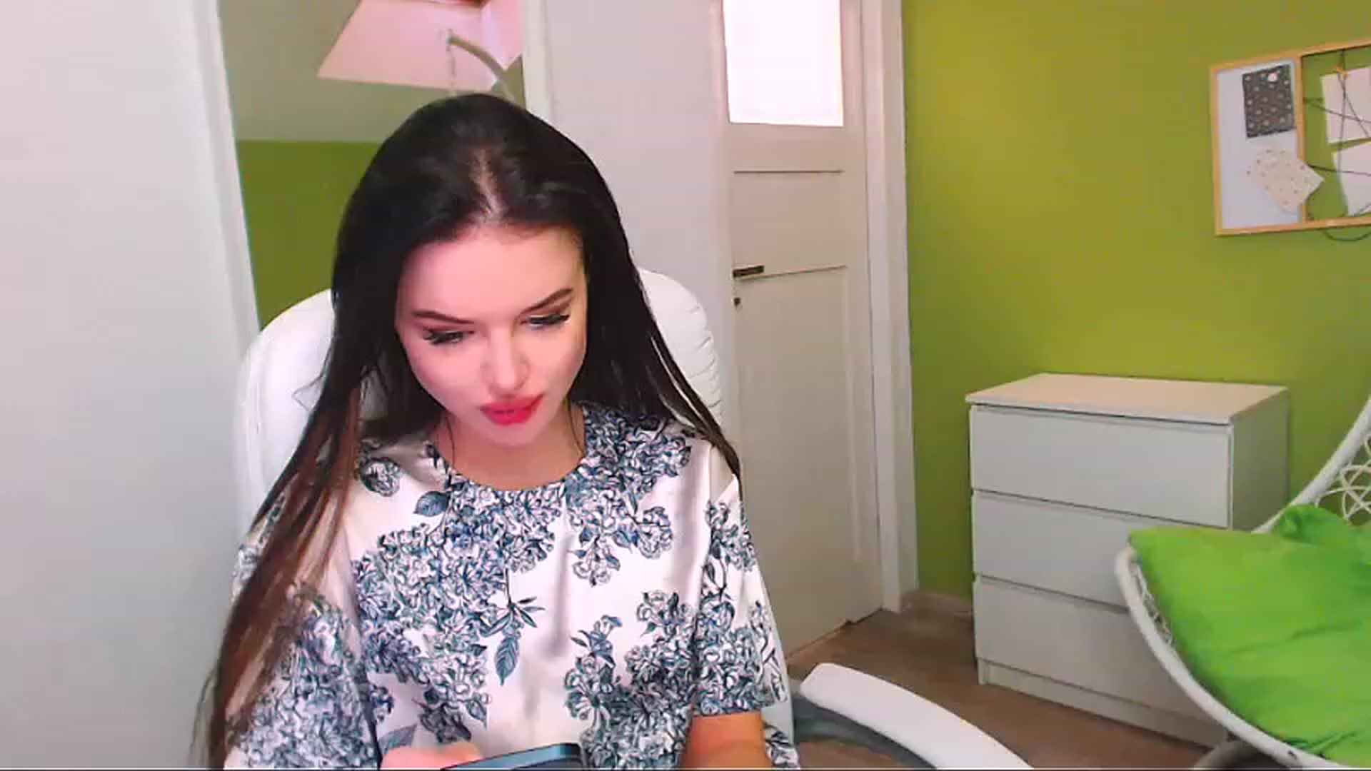 Gallery image thumbnail from JenniferMoris's myfreecams stream on, 01/25/2023, 13:01 image 1 of 20