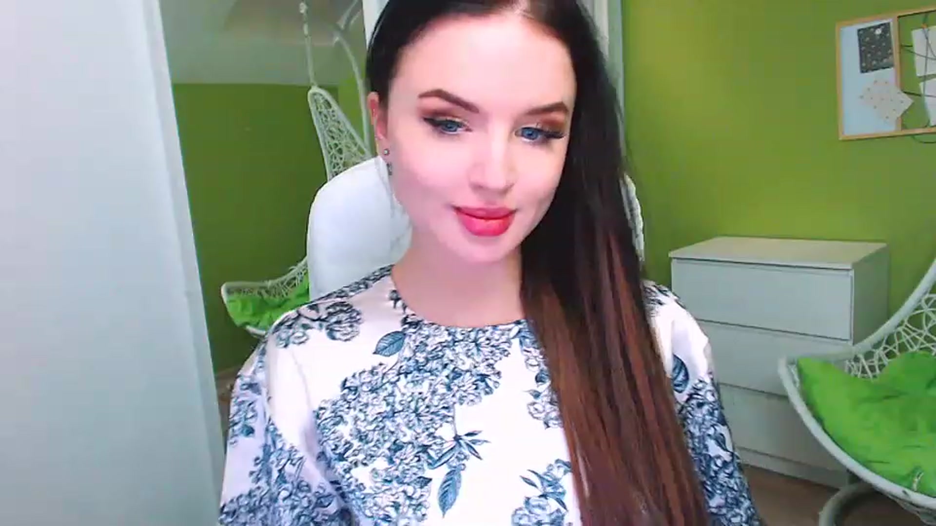 Gallery image thumbnail from JenniferMoris's myfreecams stream on, 01/25/2023, 15:47 image 14 of 20