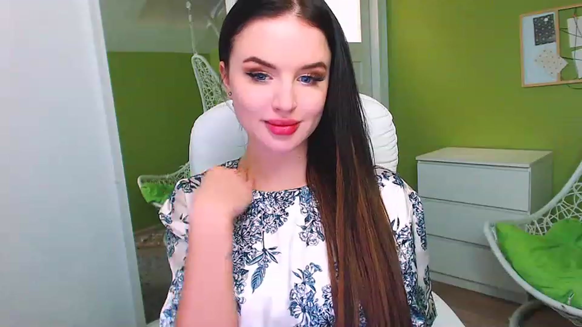 Gallery image thumbnail from JenniferMoris's myfreecams stream on, 01/25/2023, 15:47 image 16 of 20