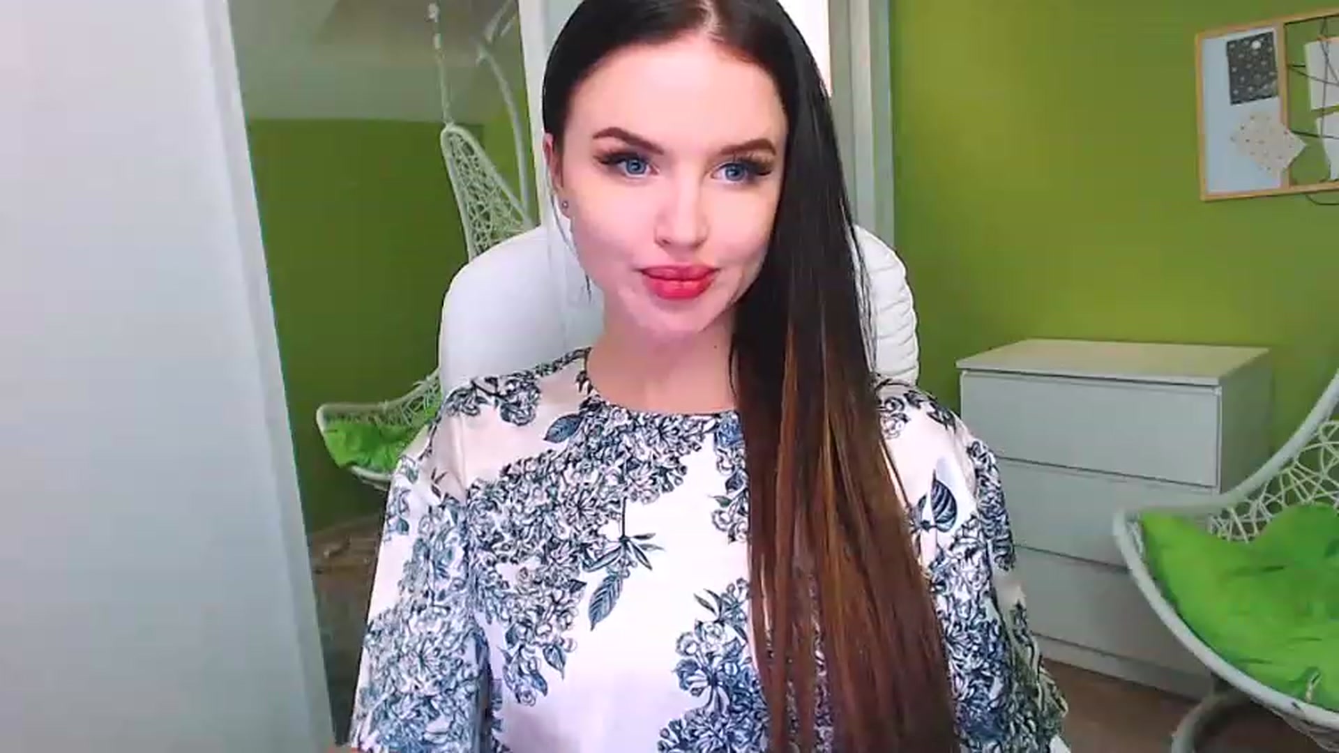 Gallery image thumbnail from JenniferMoris's myfreecams stream on, 01/25/2023, 15:47 image 17 of 20
