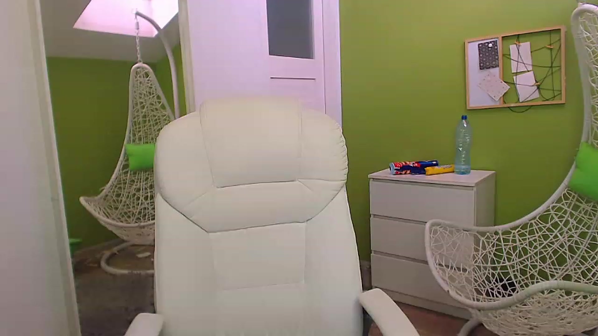 Gallery image thumbnail from JenniferMoris's myfreecams stream on, 01/27/2023, 13:13 image 7 of 20