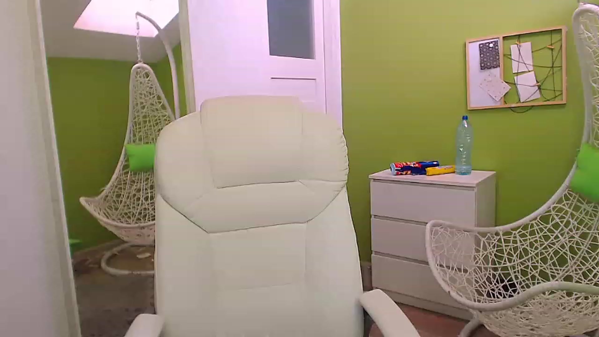 Gallery image thumbnail from JenniferMoris's myfreecams stream on, 01/27/2023, 13:13 image 1 of 20