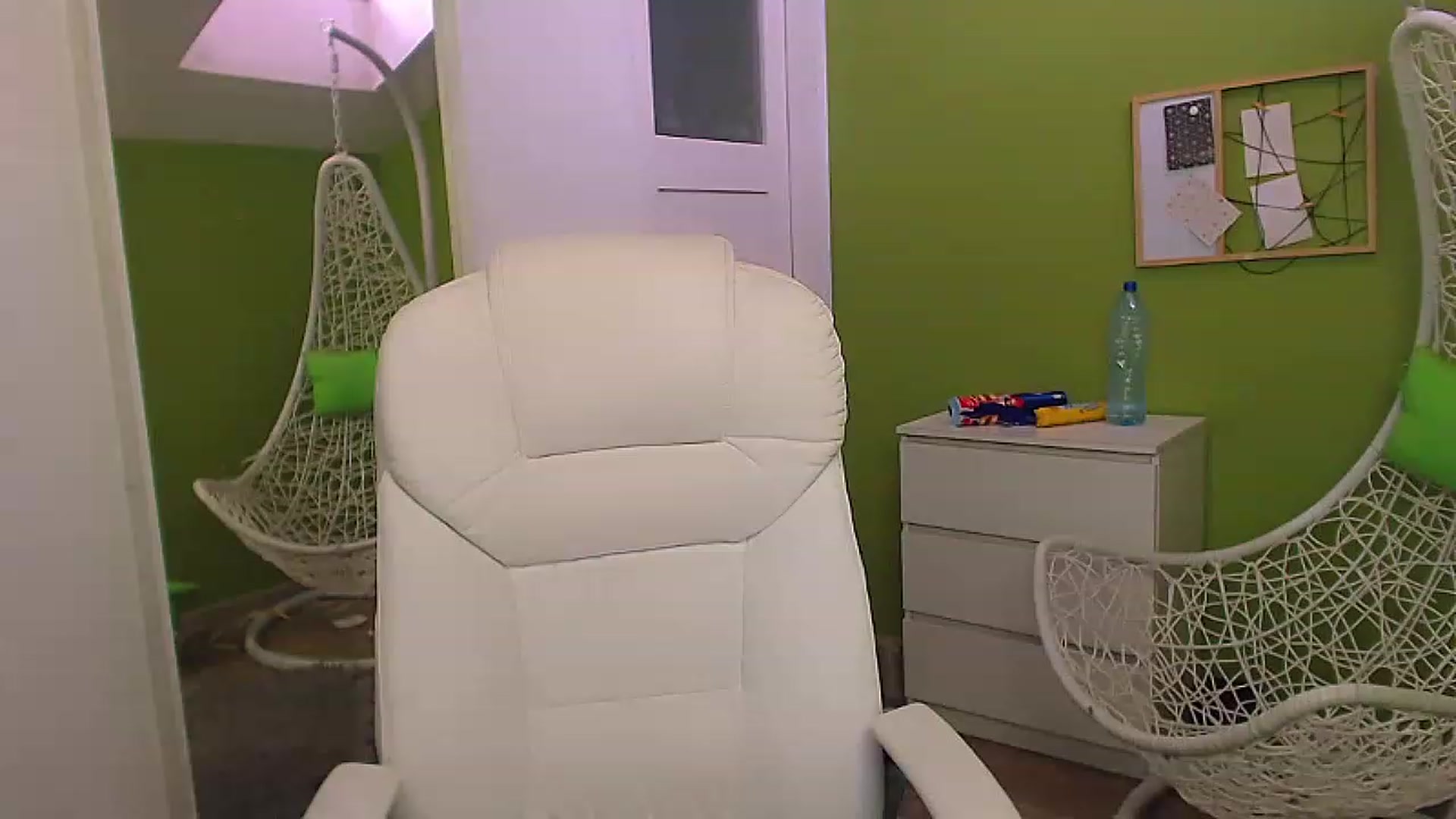 Gallery image thumbnail from JenniferMoris's myfreecams stream on, 01/27/2023, 13:13 image 13 of 20