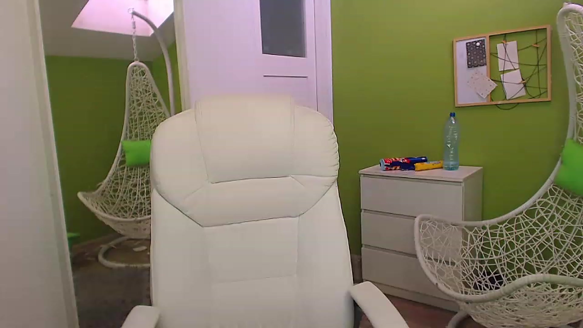 Gallery image thumbnail from JenniferMoris's myfreecams stream on, 01/27/2023, 13:13 image 9 of 20