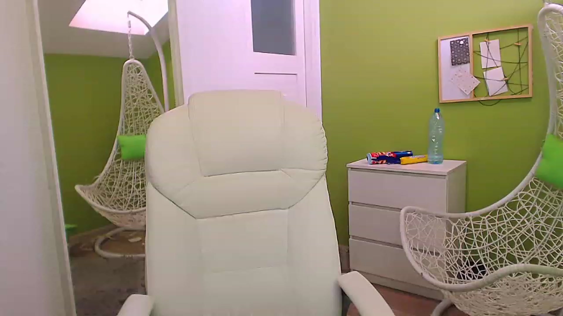 Gallery image thumbnail from JenniferMoris's myfreecams stream on, 01/27/2023, 13:13 image 3 of 20