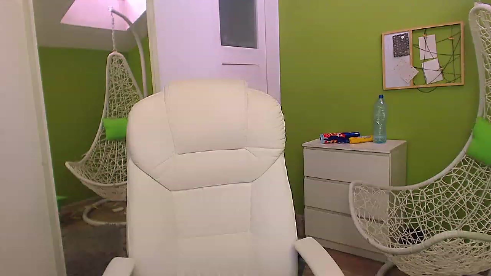 Gallery image thumbnail from JenniferMoris's myfreecams stream on, 01/27/2023, 13:13 image 18 of 20
