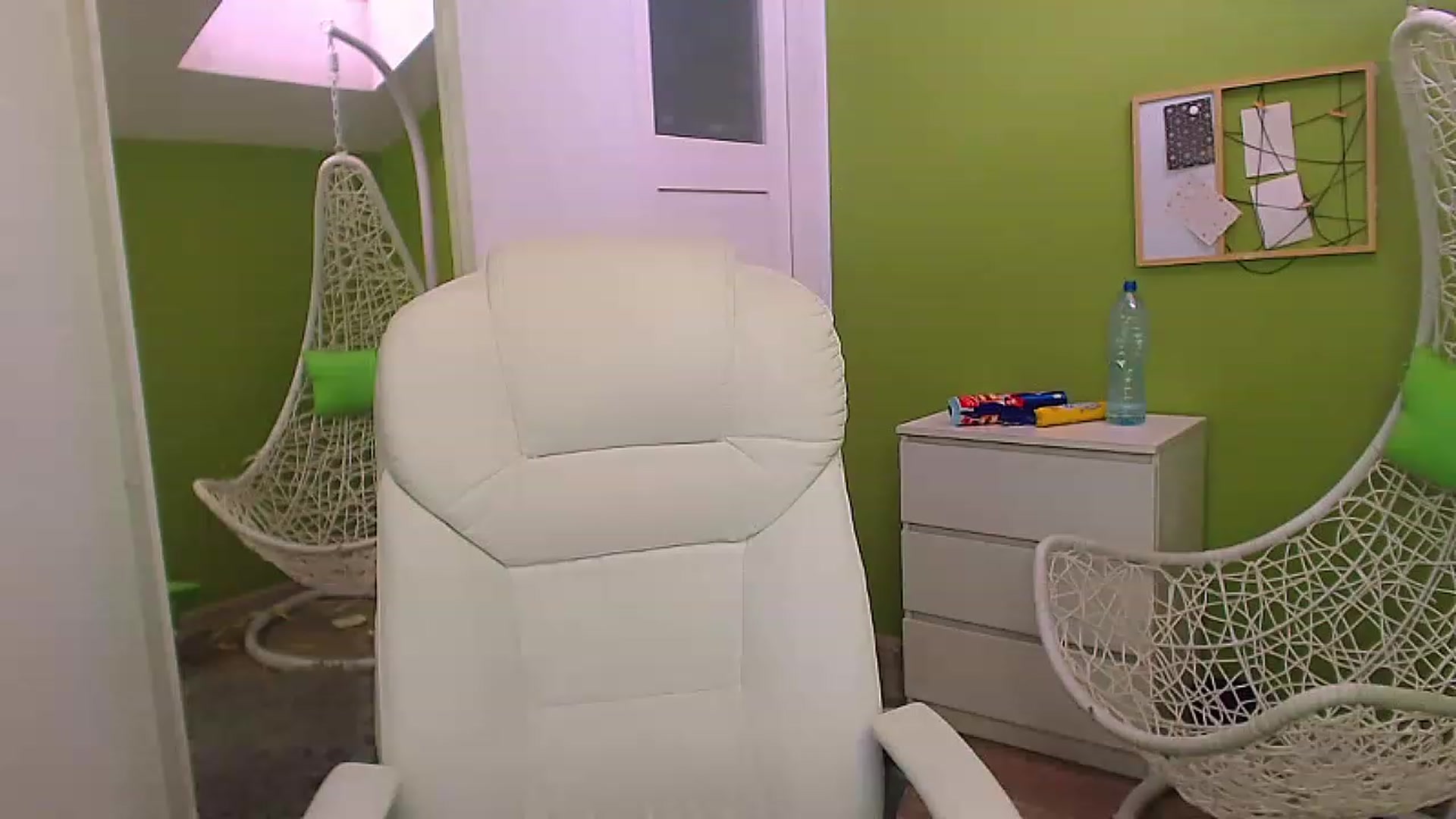 Gallery image thumbnail from JenniferMoris's myfreecams stream on, 01/27/2023, 13:13 image 8 of 20