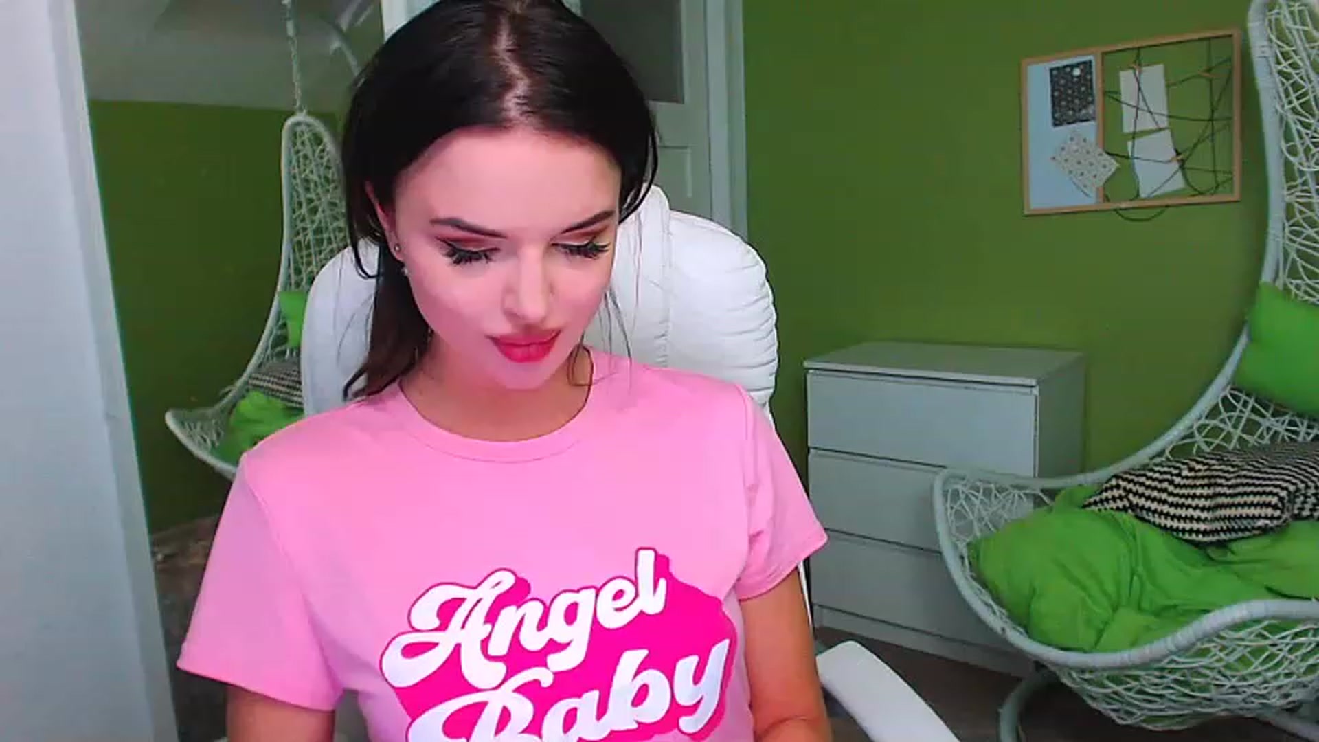 Gallery image thumbnail from JenniferMoris's myfreecams stream on, 01/29/2023, 15:18 image 1 of 20