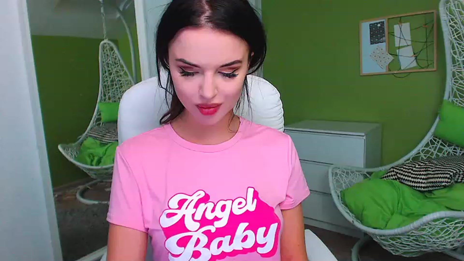 Gallery image thumbnail from JenniferMoris's myfreecams stream on, 01/29/2023, 15:18 image 9 of 20