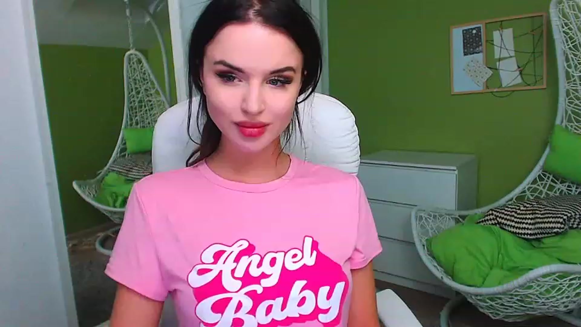 Gallery image thumbnail from JenniferMoris's myfreecams stream on, 01/29/2023, 15:18 image 15 of 20