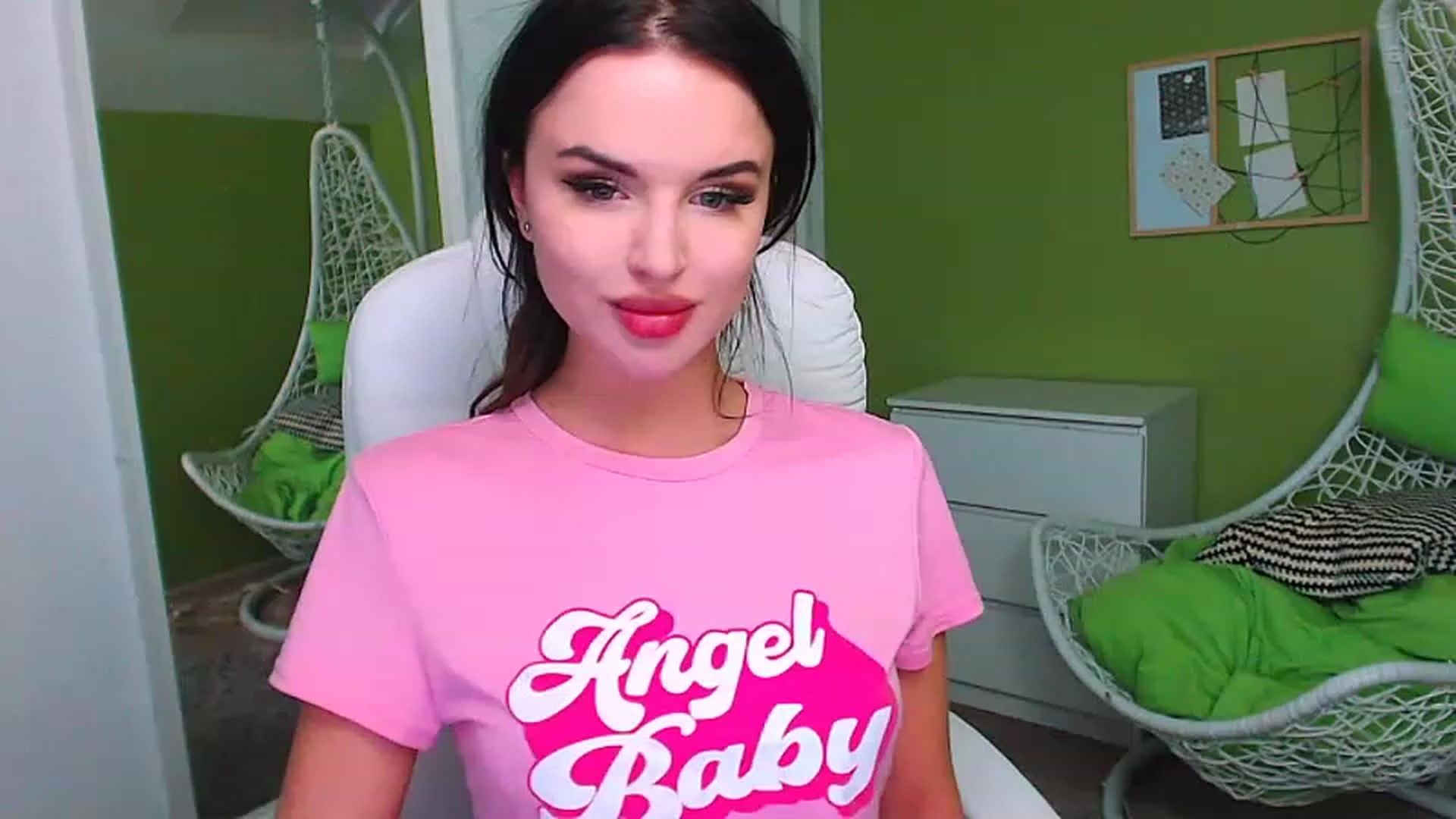 Gallery image thumbnail from JenniferMoris's myfreecams stream on, 01/29/2023, 15:18 image 3 of 20