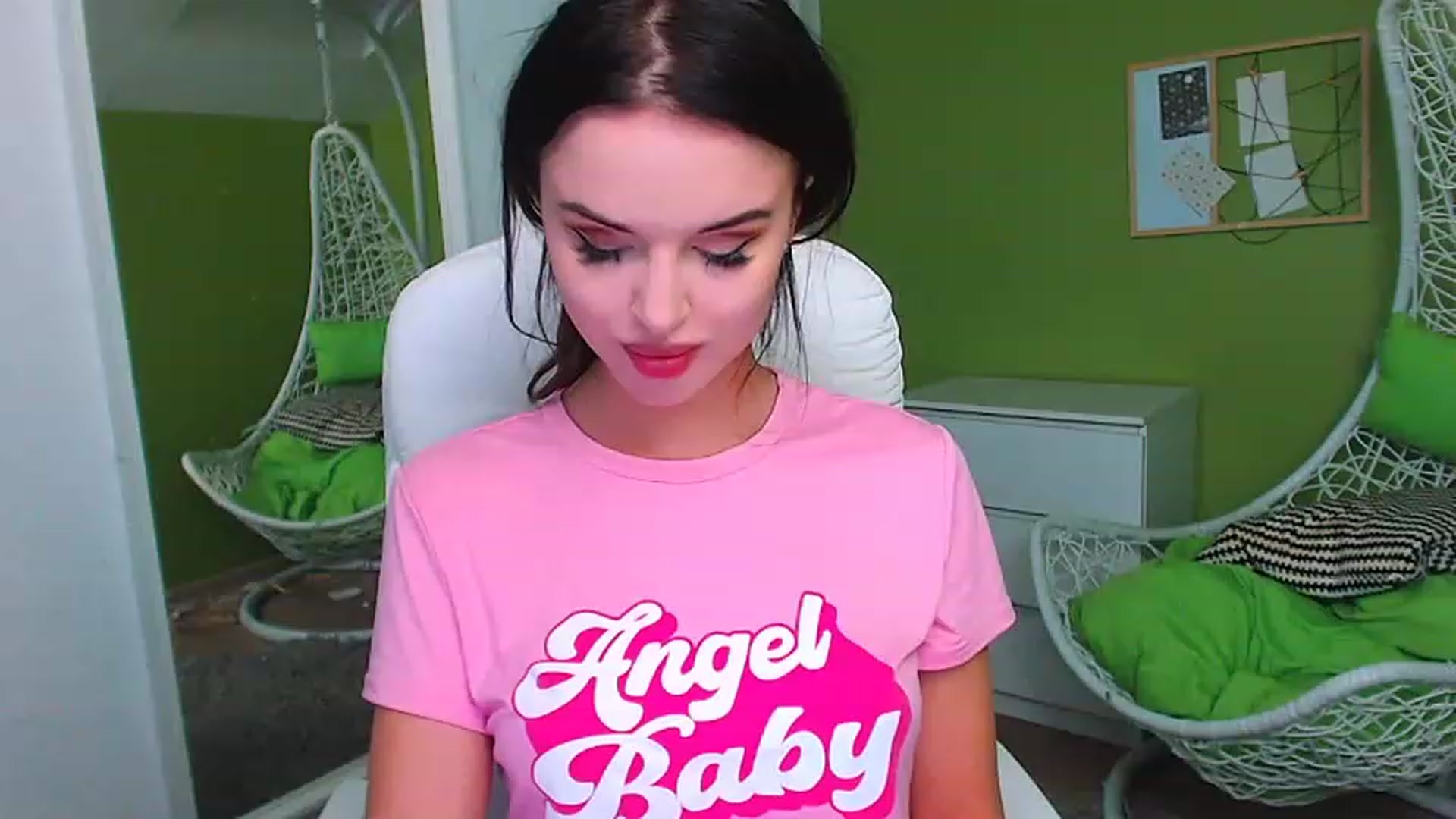Gallery image thumbnail from JenniferMoris's myfreecams stream on, 01/29/2023, 15:18 image 13 of 20