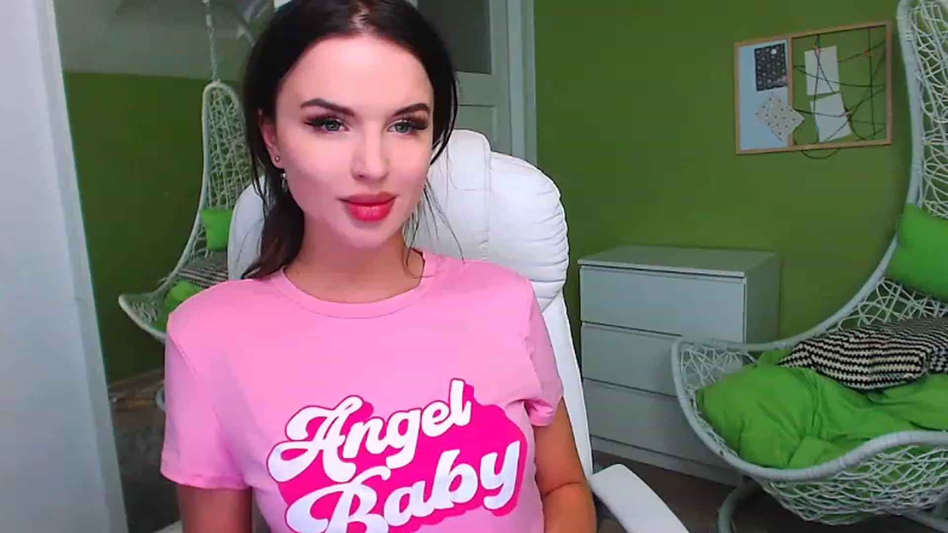 Gallery image thumbnail from JenniferMoris's myfreecams stream on, 01/29/2023, 15:18 image 5 of 20