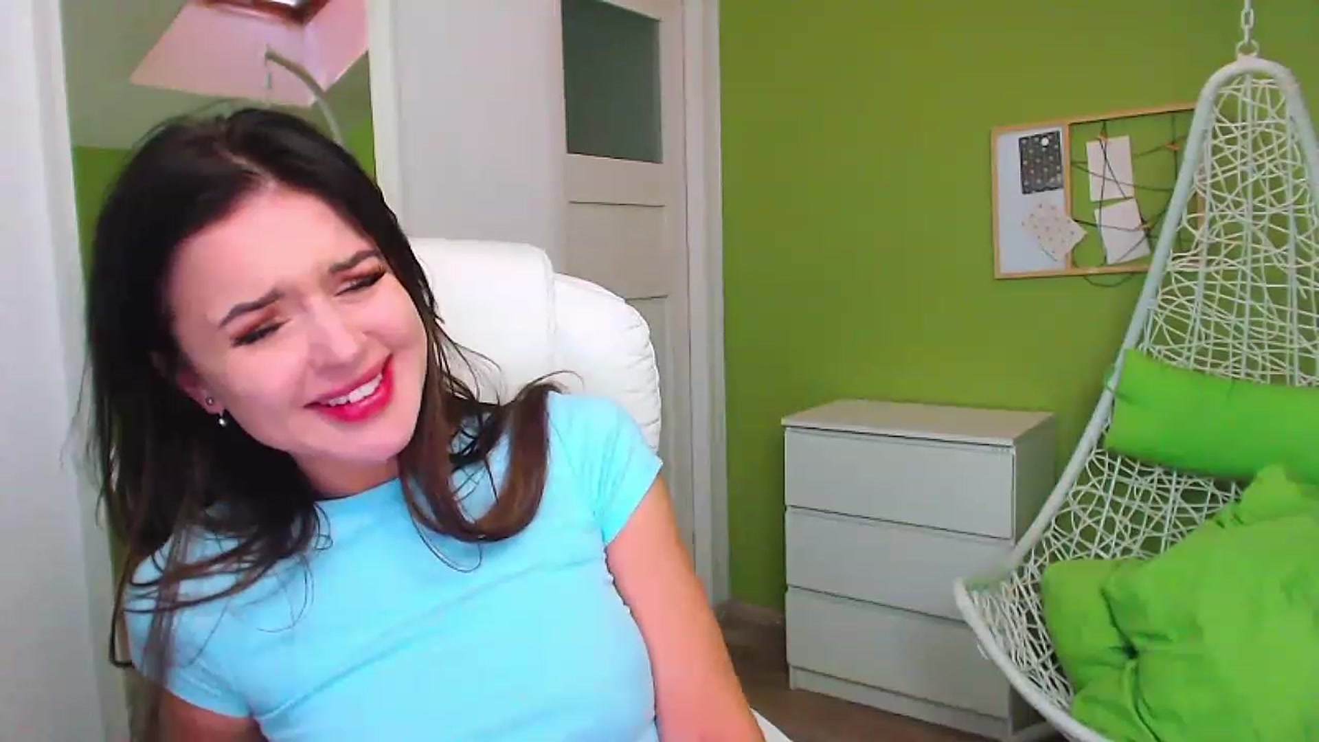 Gallery image thumbnail from JenniferMoris's myfreecams stream on, 01/30/2023, 13:17 image 16 of 20