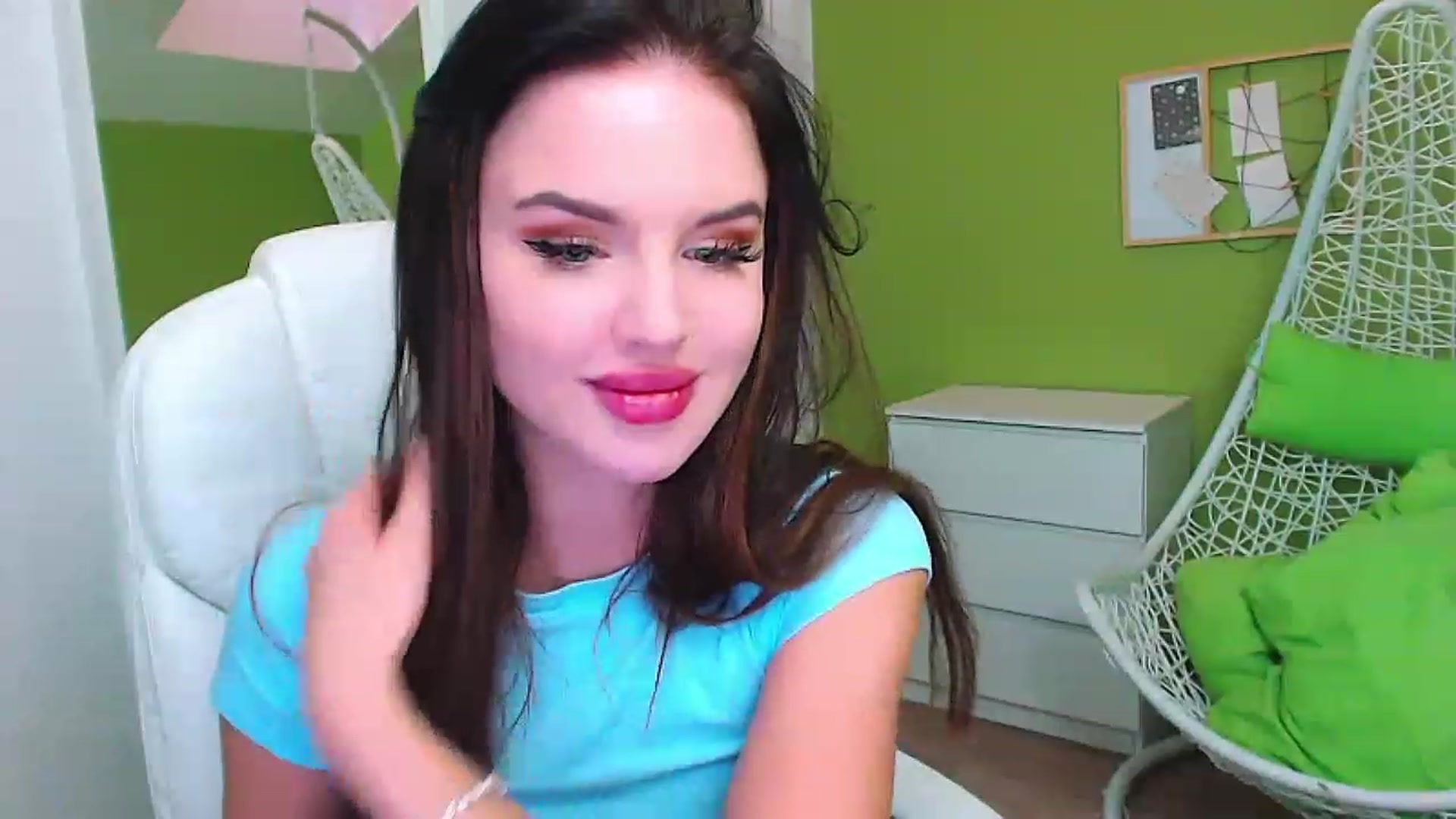Gallery image thumbnail from JenniferMoris's myfreecams stream on, 01/30/2023, 13:17 image 13 of 20