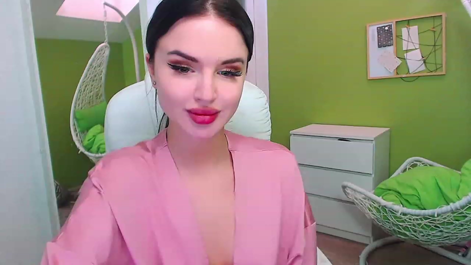 Gallery image thumbnail from JenniferMoris's myfreecams stream on, 01/31/2023, 09:55 image 15 of 20