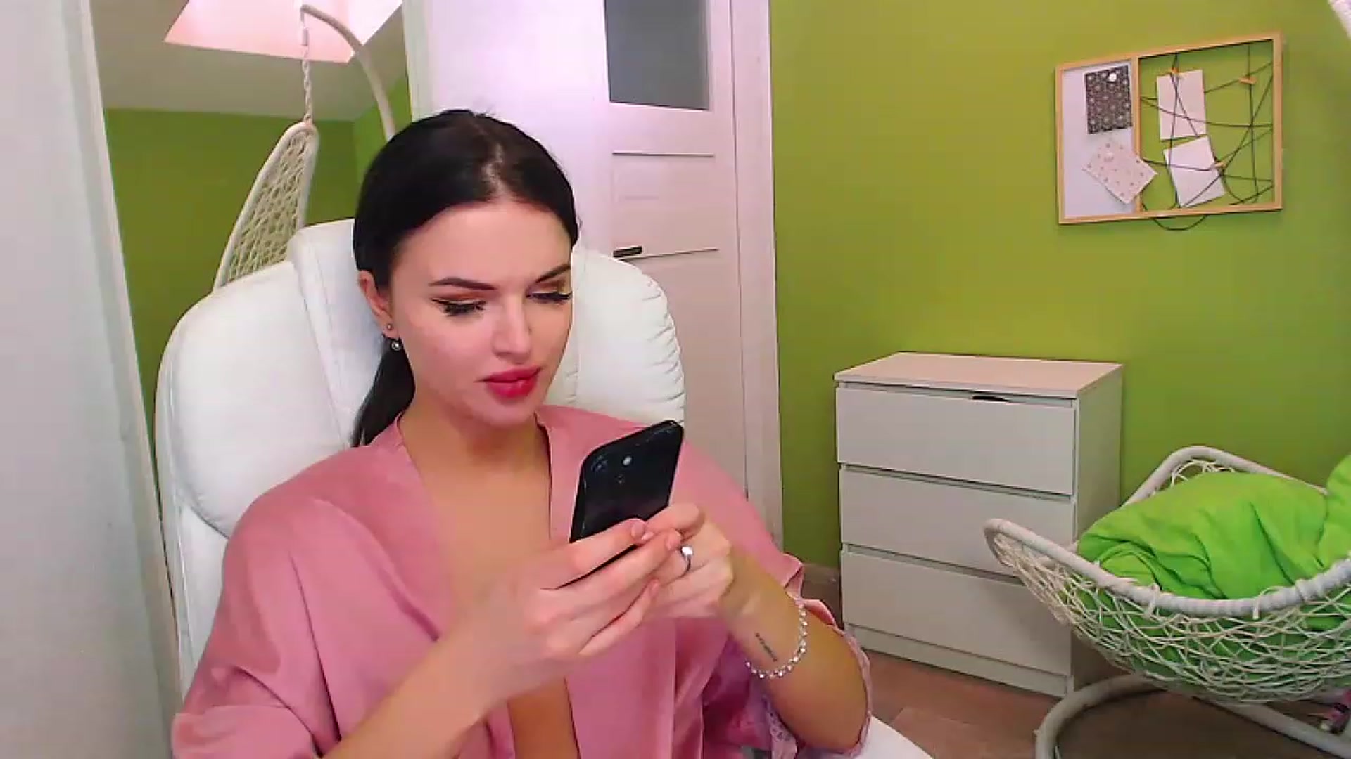 Gallery image thumbnail from JenniferMoris's myfreecams stream on, 01/31/2023, 09:55 image 1 of 20