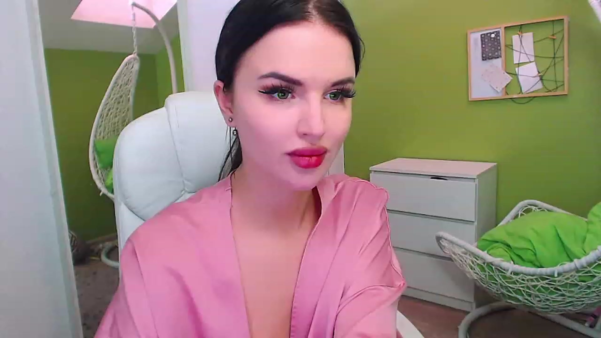 Gallery image thumbnail from JenniferMoris's myfreecams stream on, 01/31/2023, 09:55 image 19 of 20