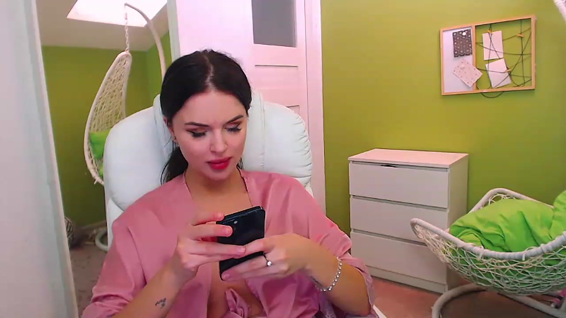 Gallery image thumbnail from JenniferMoris's myfreecams stream on, 01/31/2023, 12:27 image 2 of 20