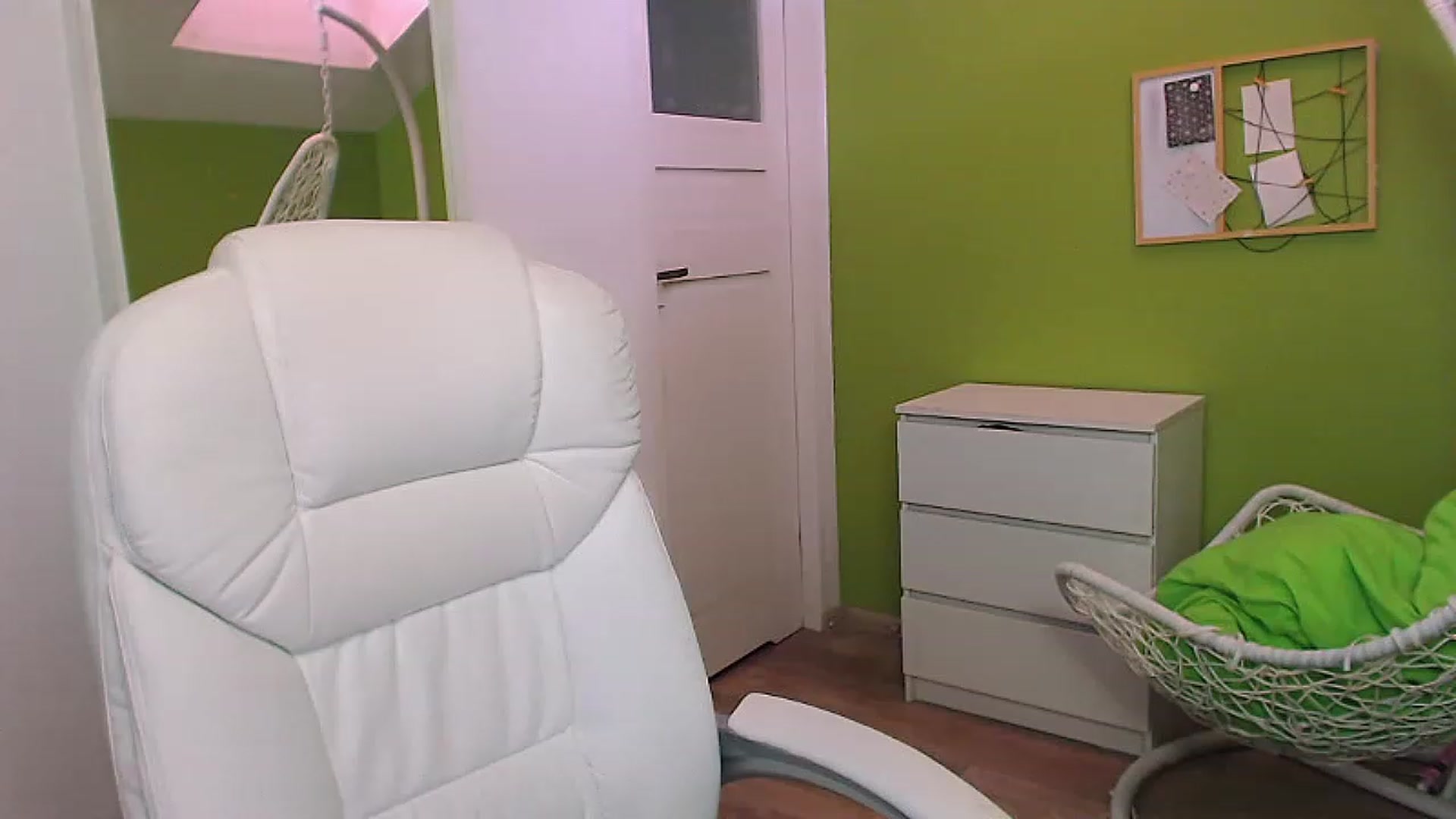 Gallery image thumbnail from JenniferMoris's myfreecams stream on, 01/31/2023, 12:27 image 9 of 20