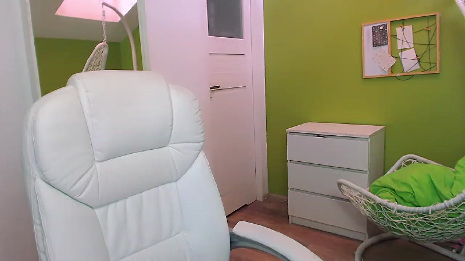Gallery image thumbnail from JenniferMoris's myfreecams stream on, 01/31/2023, 12:27 image 5 of 20