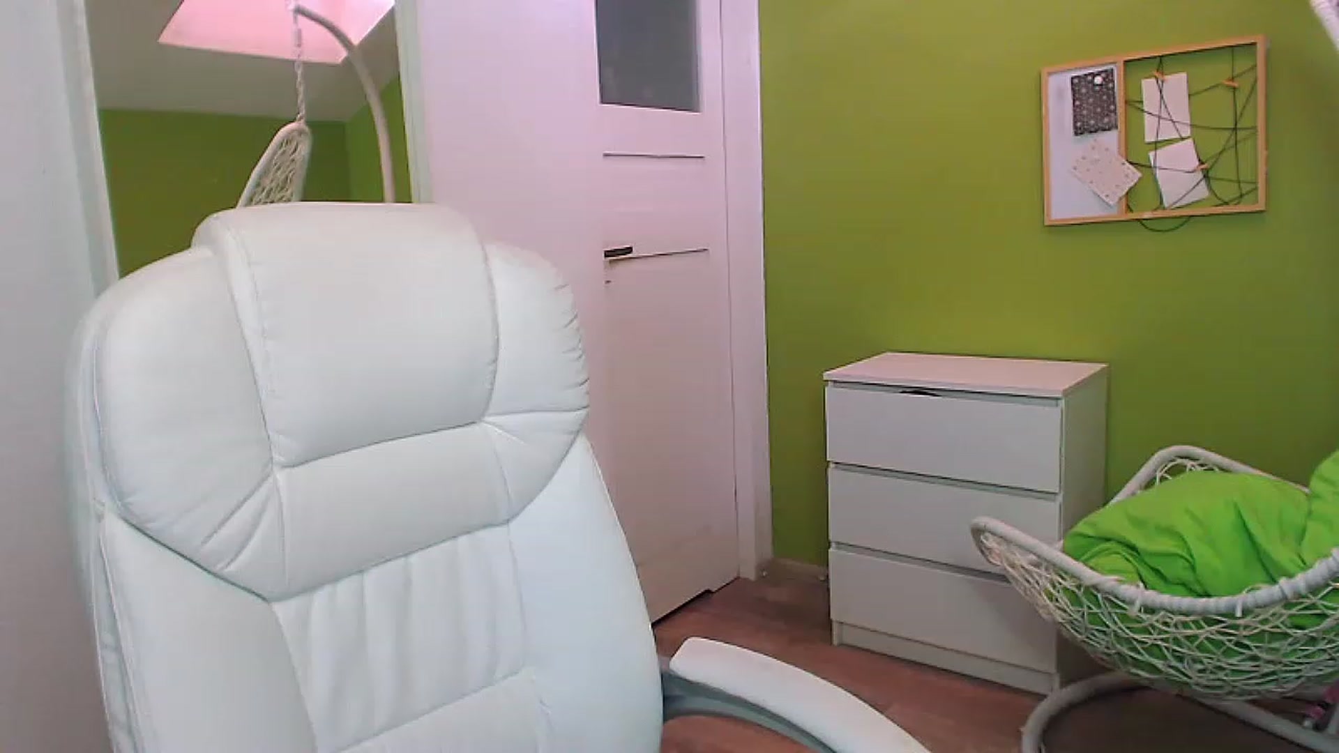 Gallery image thumbnail from JenniferMoris's myfreecams stream on, 01/31/2023, 12:27 image 6 of 20