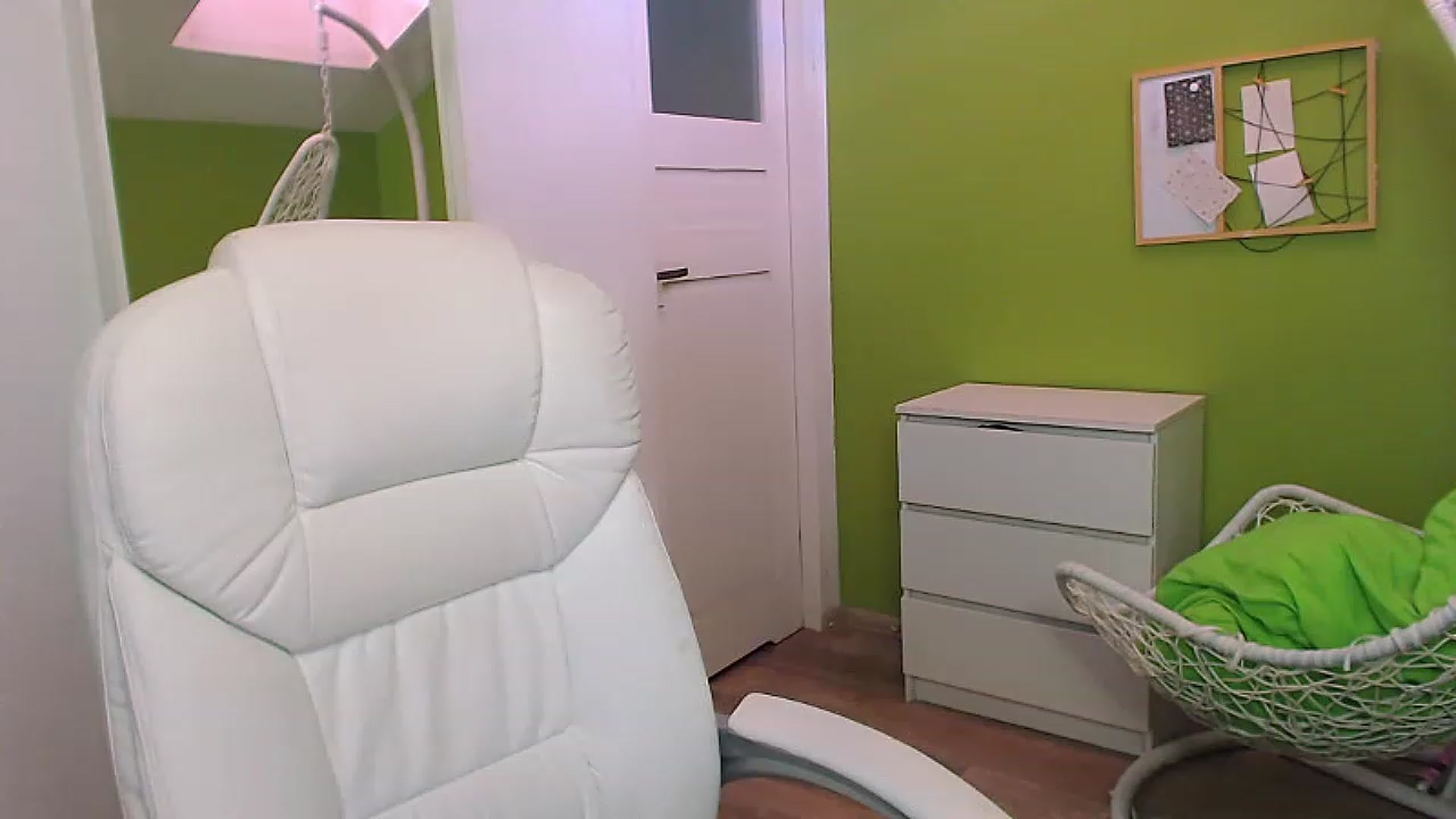 Gallery image thumbnail from JenniferMoris's myfreecams stream on, 01/31/2023, 12:27 image 15 of 20