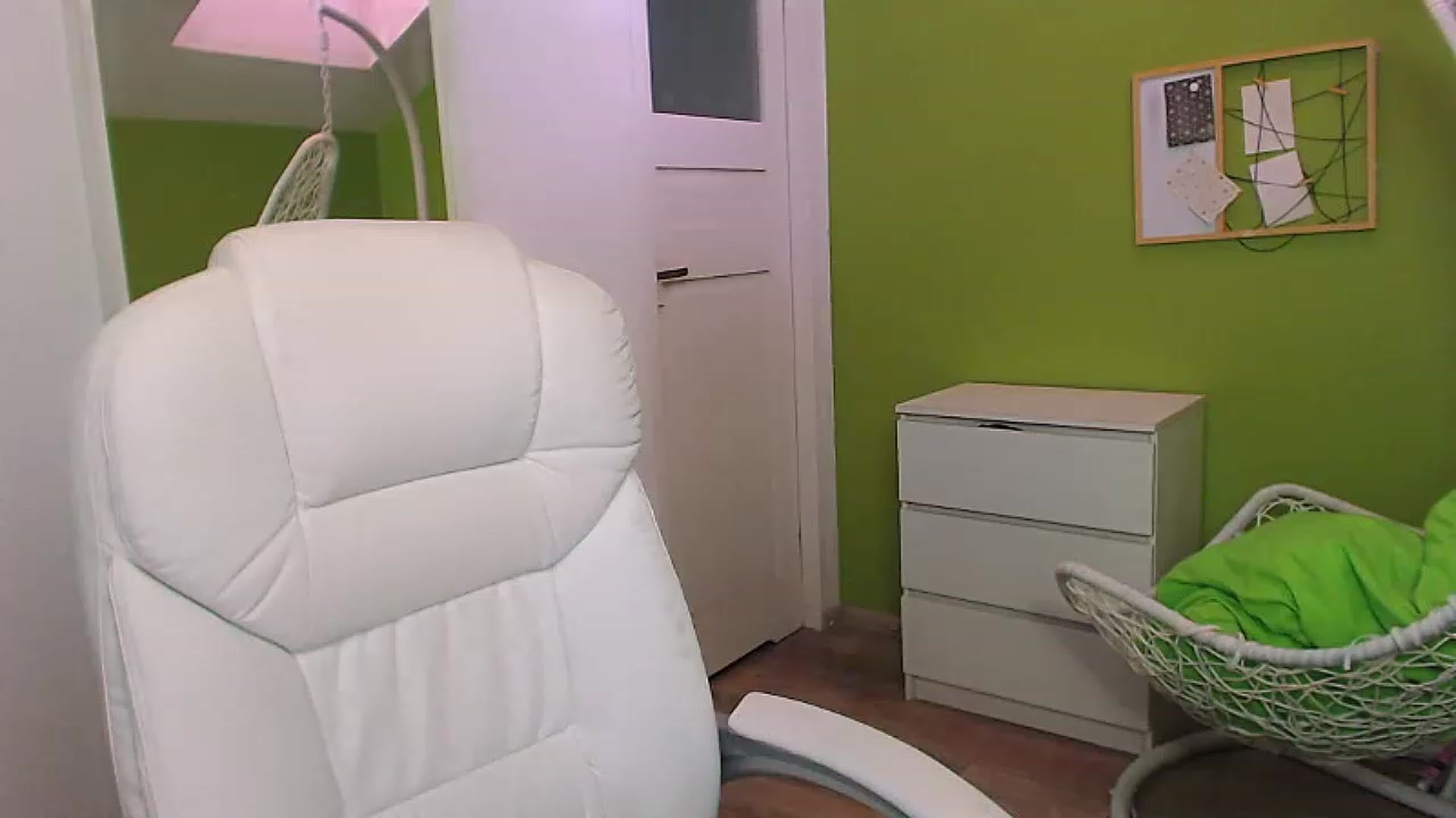 Gallery image thumbnail from JenniferMoris's myfreecams stream on, 01/31/2023, 12:27 image 11 of 20