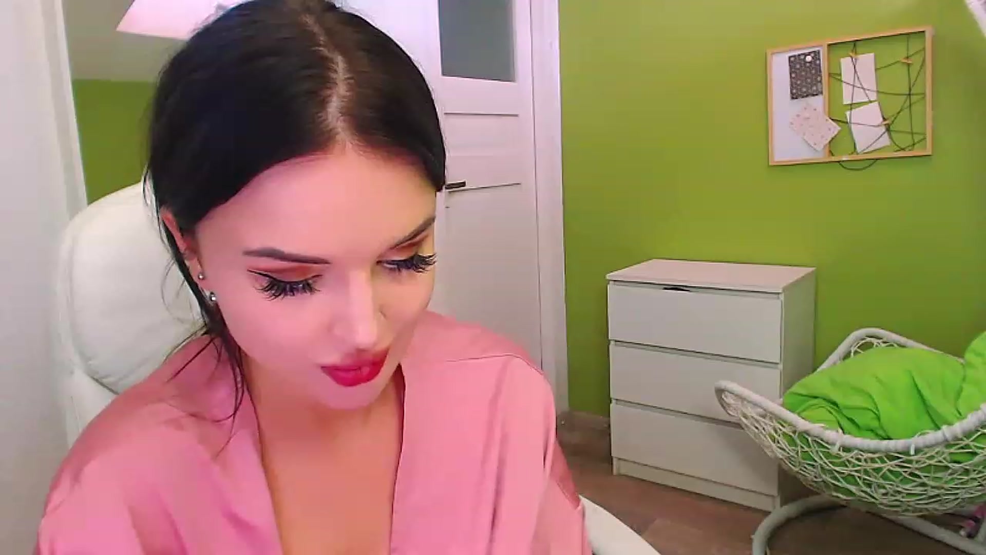 Gallery image thumbnail from JenniferMoris's myfreecams stream on, 01/31/2023, 12:27 image 20 of 20