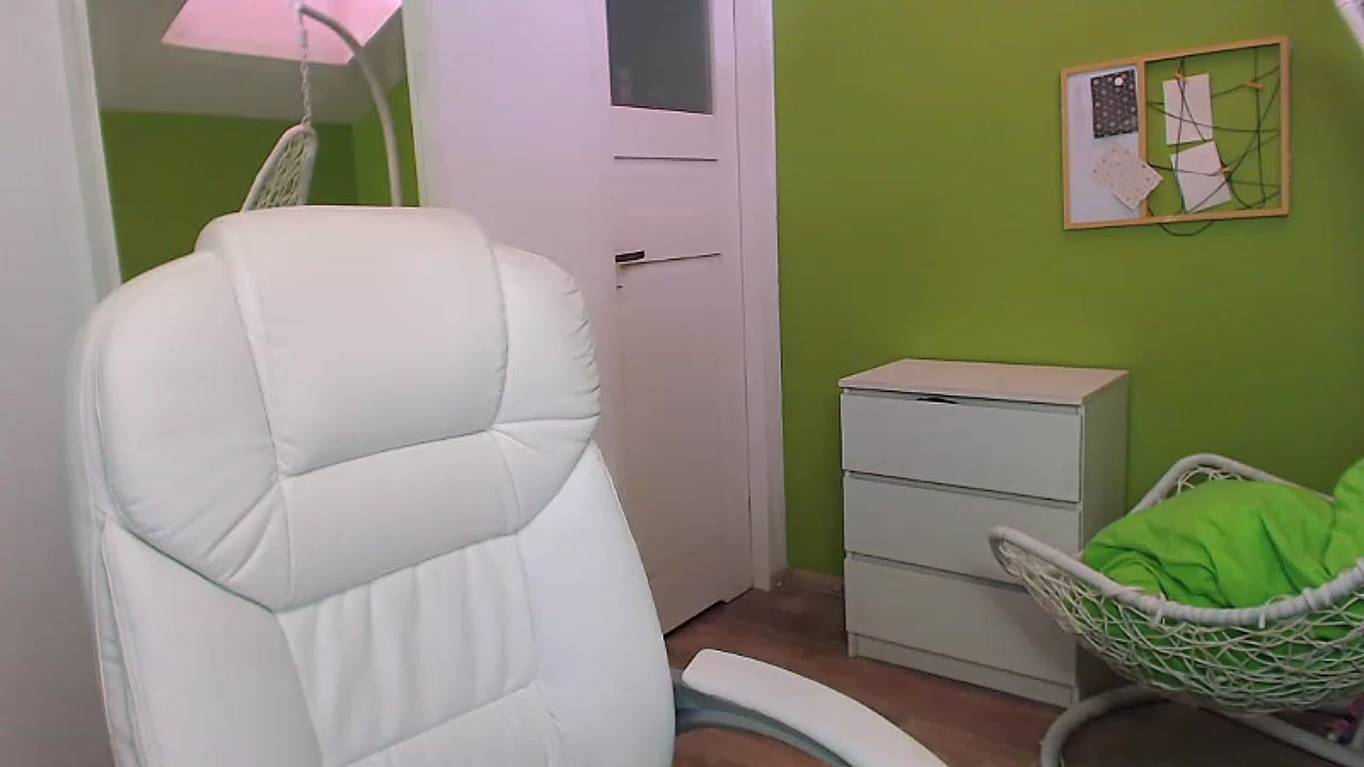 Gallery image thumbnail from JenniferMoris's myfreecams stream on, 01/31/2023, 12:27 image 7 of 20