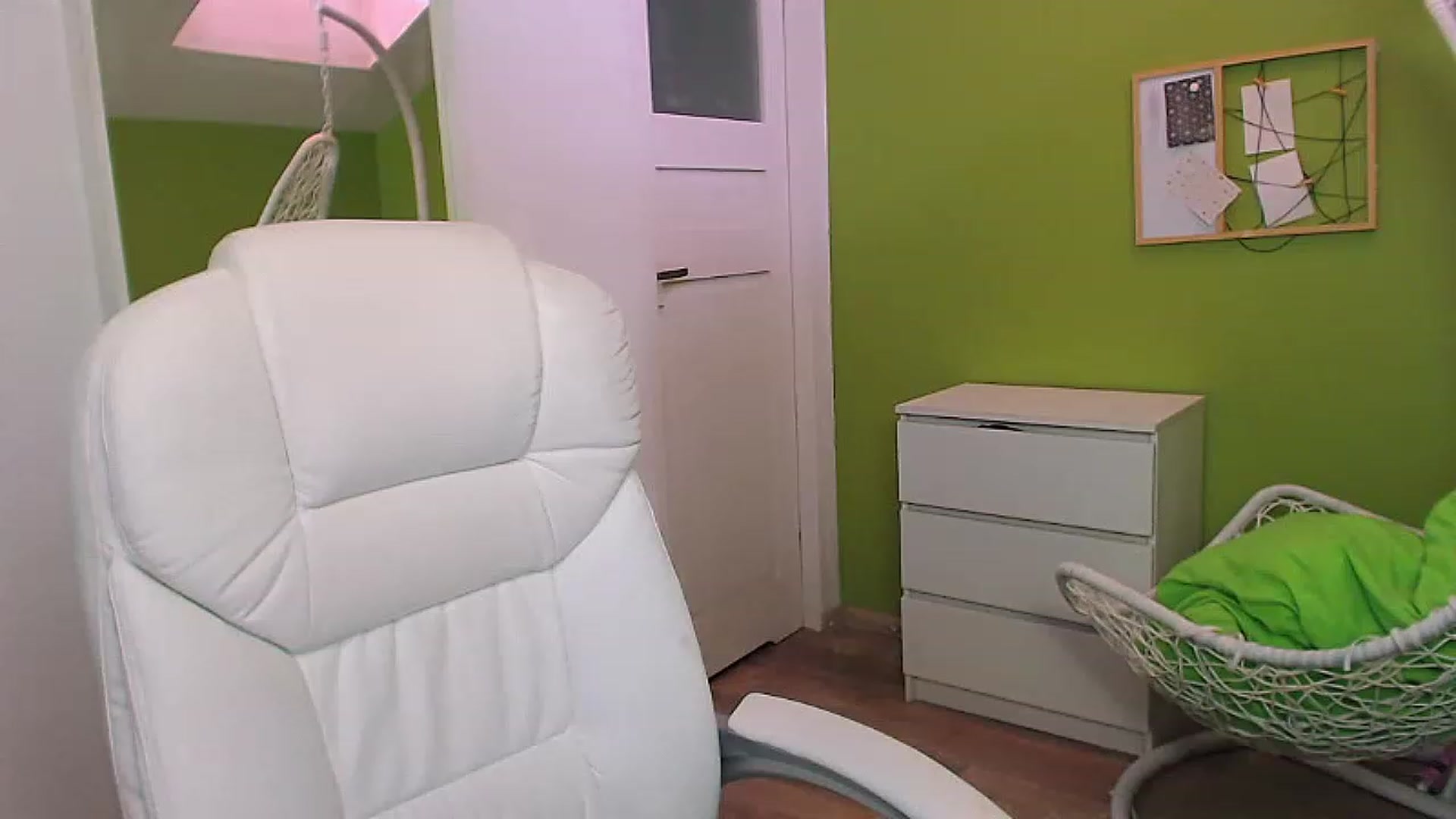 Gallery image thumbnail from JenniferMoris's myfreecams stream on, 01/31/2023, 12:27 image 8 of 20