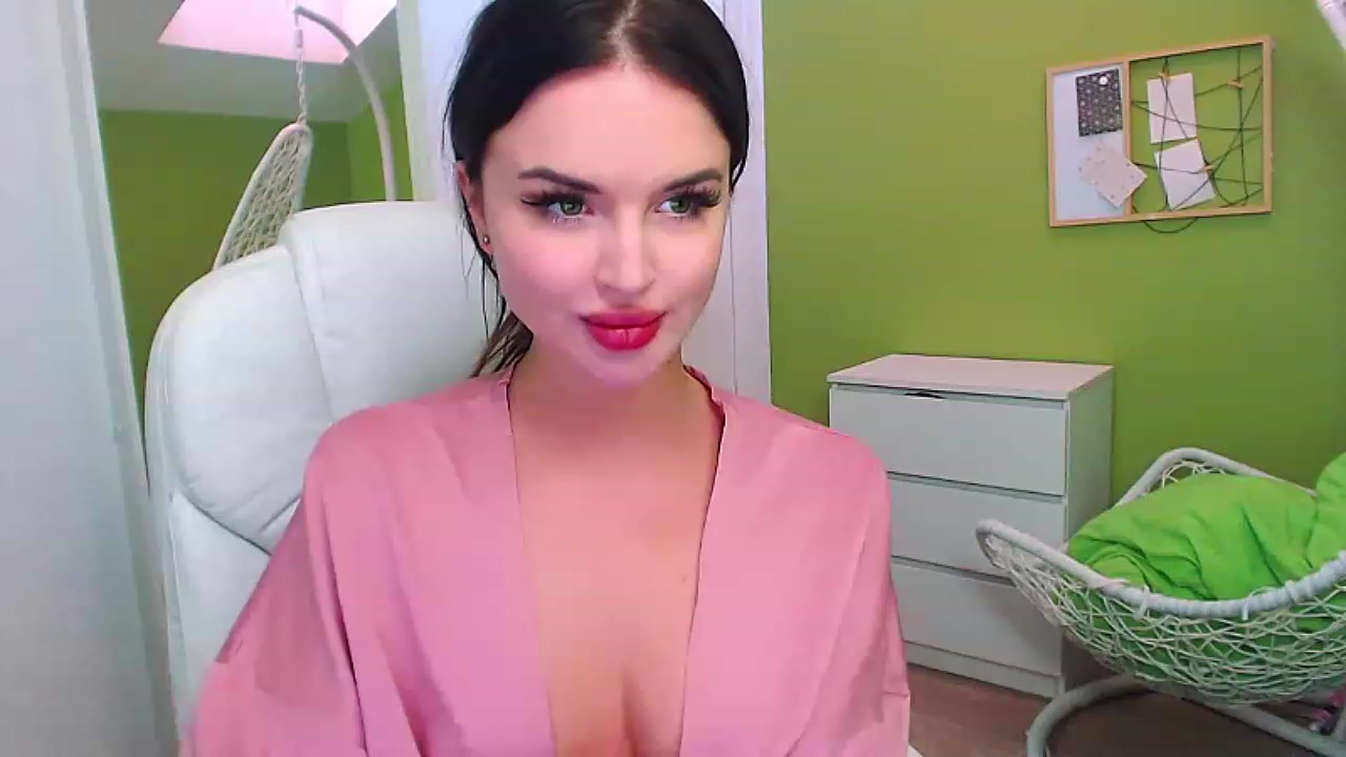 Gallery image thumbnail from JenniferMoris's myfreecams stream on, 01/31/2023, 12:27 image 17 of 20