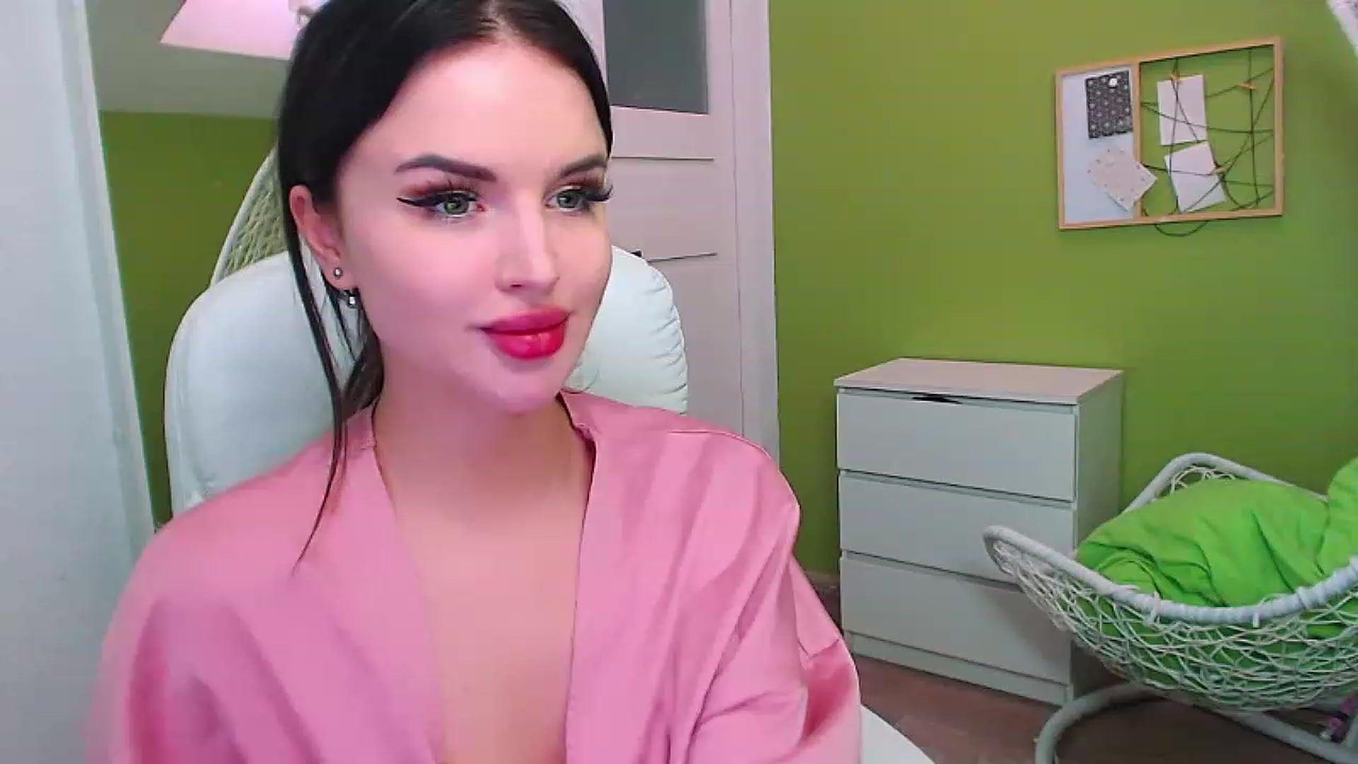 Gallery image thumbnail from JenniferMoris's myfreecams stream on, 01/31/2023, 12:52 image 20 of 20