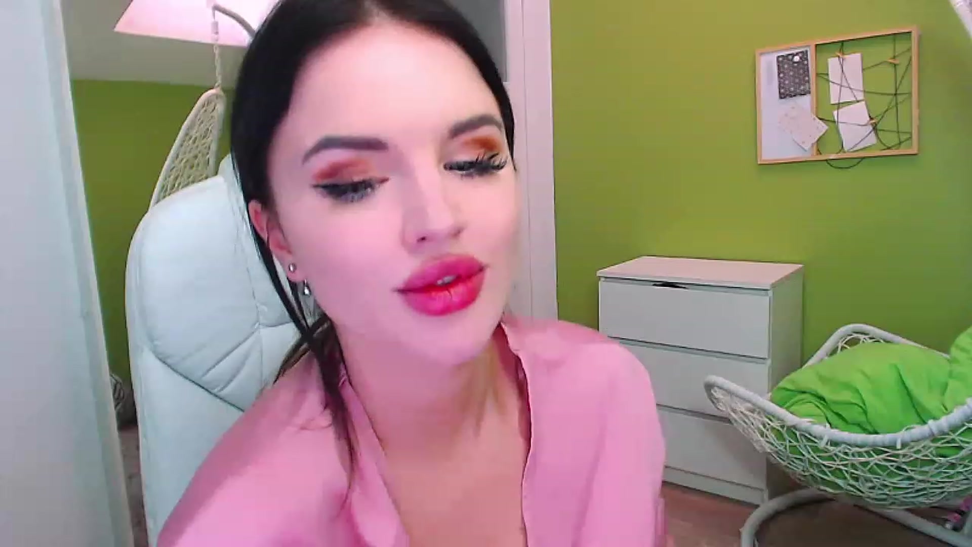 Gallery image thumbnail from JenniferMoris's myfreecams stream on, 01/31/2023, 12:52 image 5 of 20