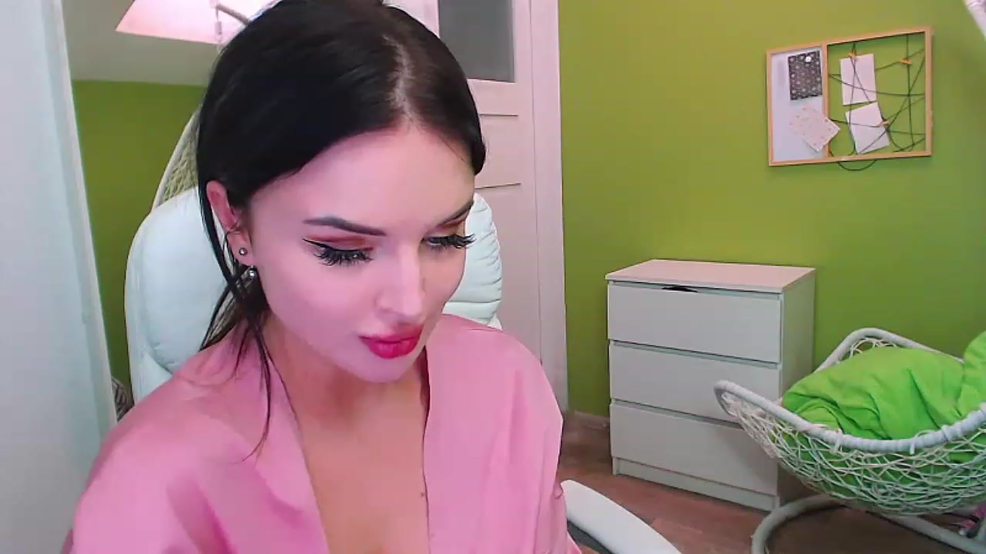 Gallery image thumbnail from JenniferMoris's myfreecams stream on, 01/31/2023, 12:52 image 4 of 20
