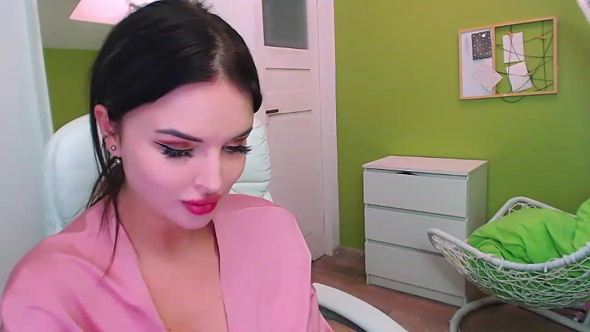 Gallery image thumbnail from JenniferMoris's myfreecams stream on, 01/31/2023, 12:52 image 6 of 20