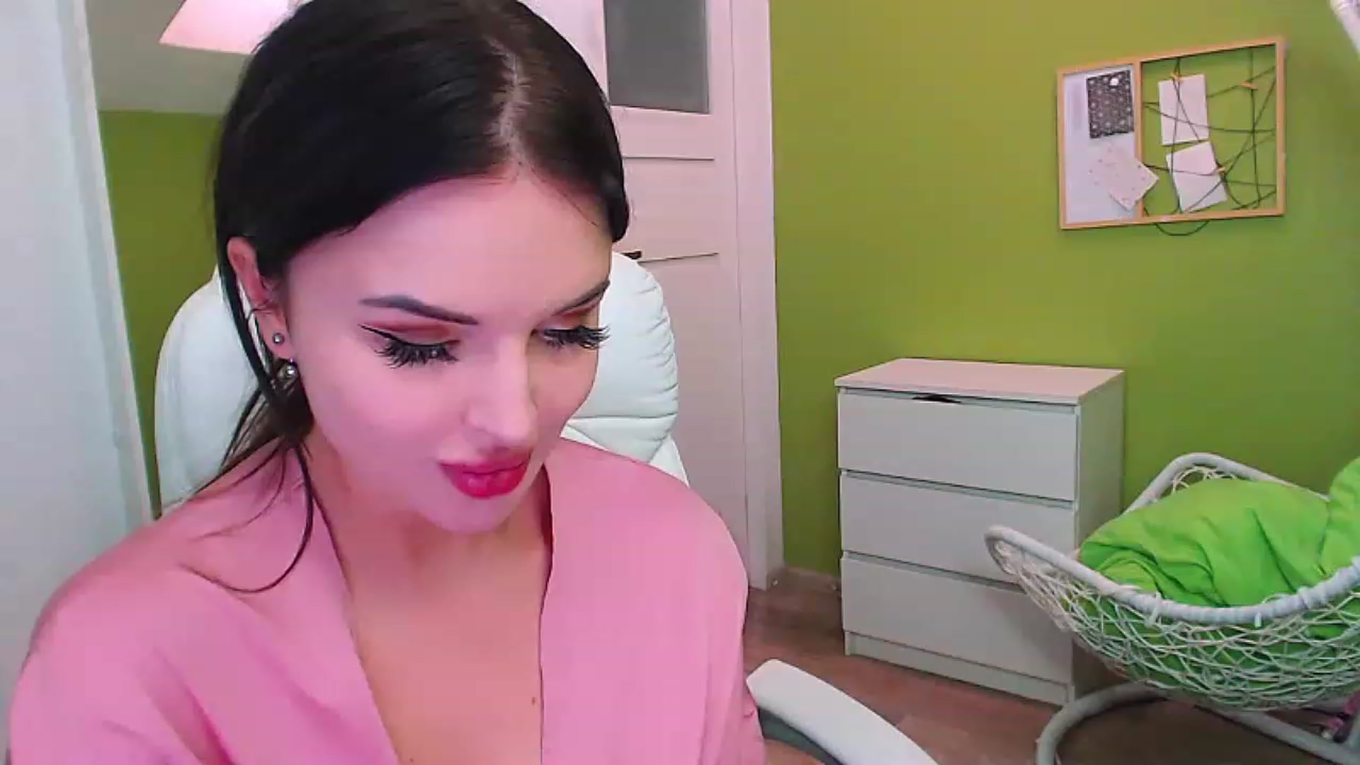 Gallery image thumbnail from JenniferMoris's myfreecams stream on, 01/31/2023, 12:52 image 1 of 20
