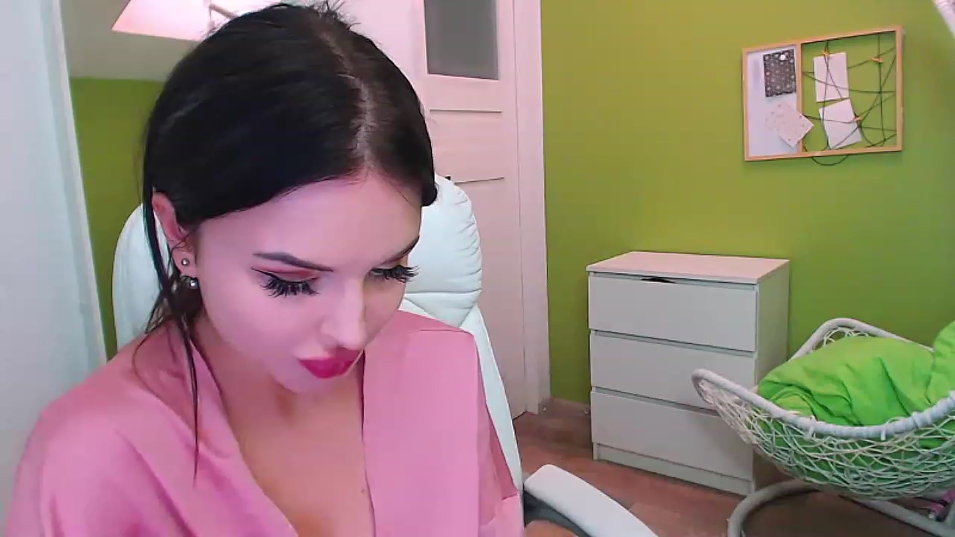 Gallery image thumbnail from JenniferMoris's myfreecams stream on, 01/31/2023, 12:52 image 13 of 20