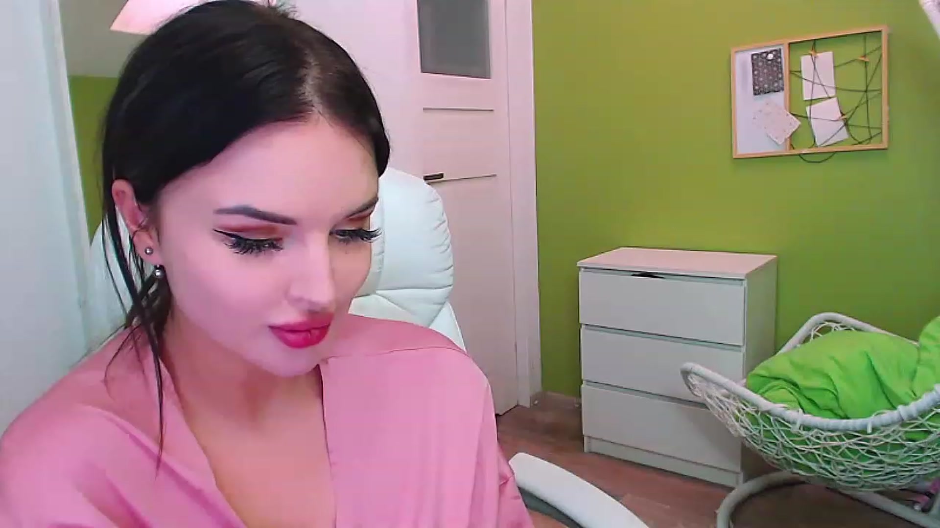 Gallery image thumbnail from JenniferMoris's myfreecams stream on, 01/31/2023, 12:52 image 9 of 20